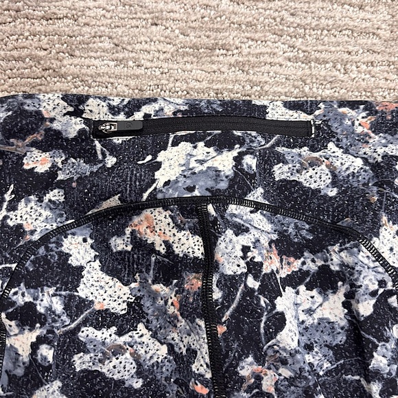 Lululemon Speed Up Tight *Full-On Luxtreme 28” | Size 4 - Picture 6 of 11